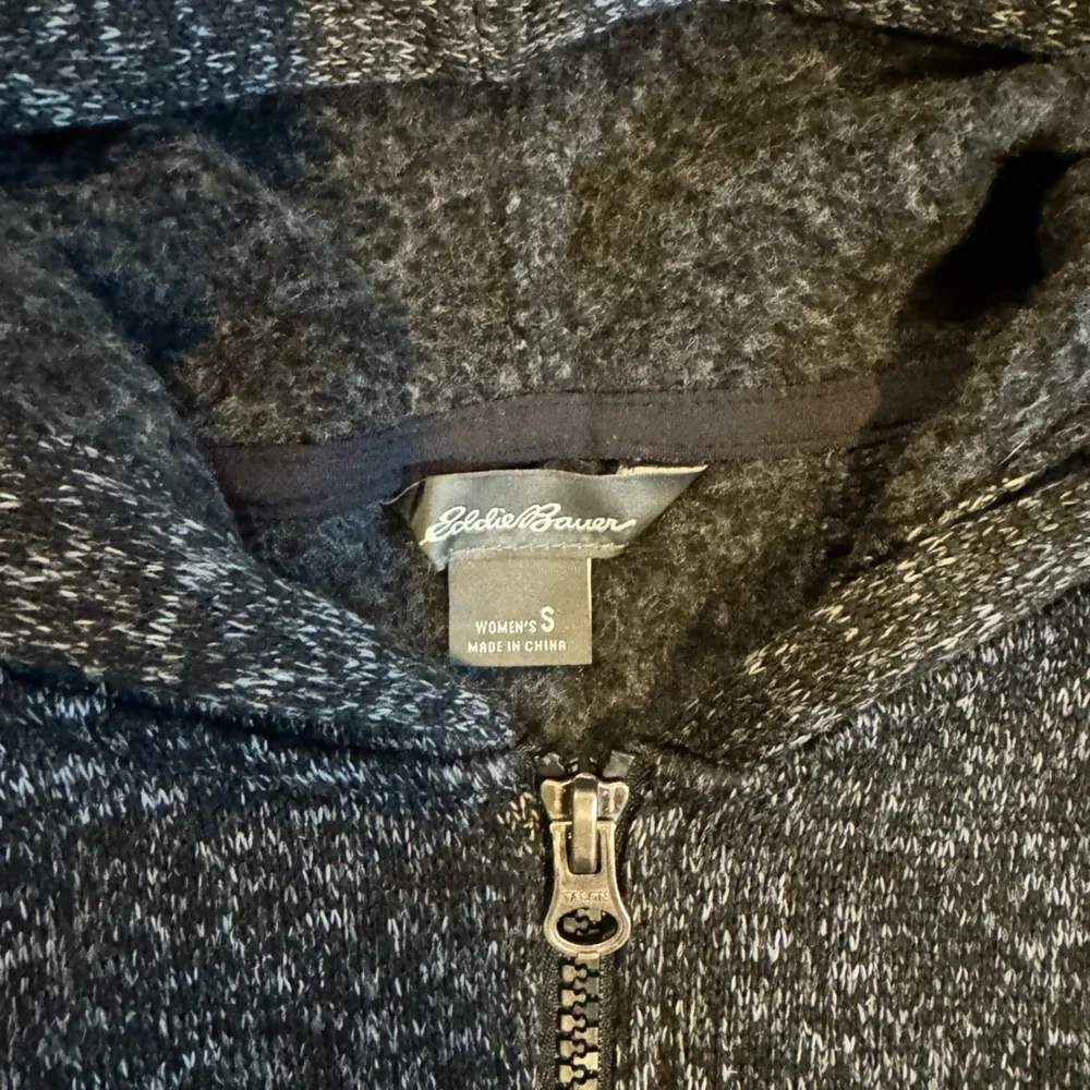 Eddie Bauer fleece women’s zip up. Black heathered small - Picture 2 of 3